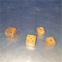 ~(5) Old Wooden Dice