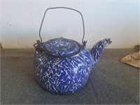 Cobalt blue/white cast kettle