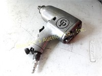 Pneumatic air wrench