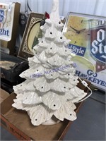 White ceramic Christmas tree, no peg  lites,