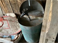 Oil drum with pump