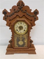Seth Thomas Clock Co. 8 Day mantel clock, w/key