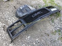 MID 90'S GMC GRILL