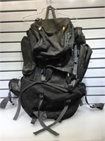 Everest black backpack