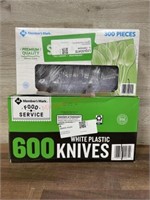 600 pack knives & 300 pack spoons