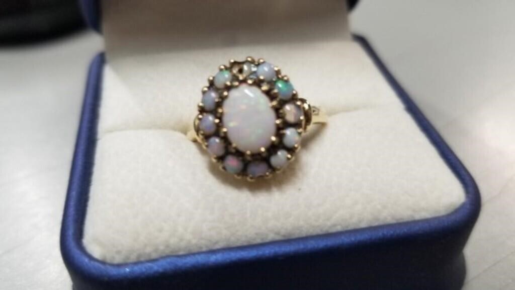 10kt Gold Ring With One Big Opal & Several