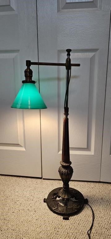Brass + Wood Victorian Style Lamp
10×31×15"