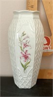 Belleek "Country Trellis" vase