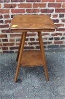 Antique Oak 2 Tier Table 29" x 18" x 18"