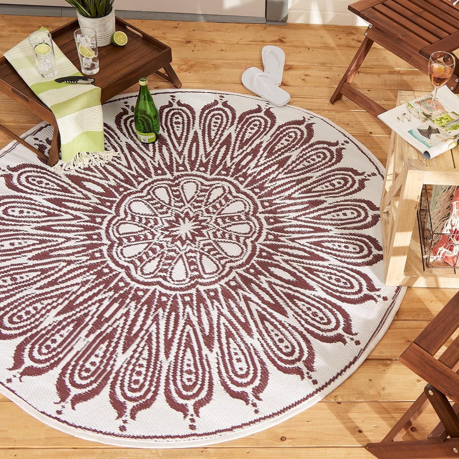 Outdoor Rugs 5' Round, BlackBerry Sunflower