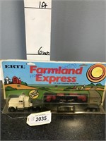 ERTL Farmland Express Equipment hauling set
