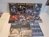 LOT HOCKEY OFFICIAL GUIDES, YEARBOOKS  MAPLE LEAFS