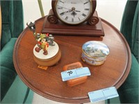 Small wooden music box w/ hummingbird