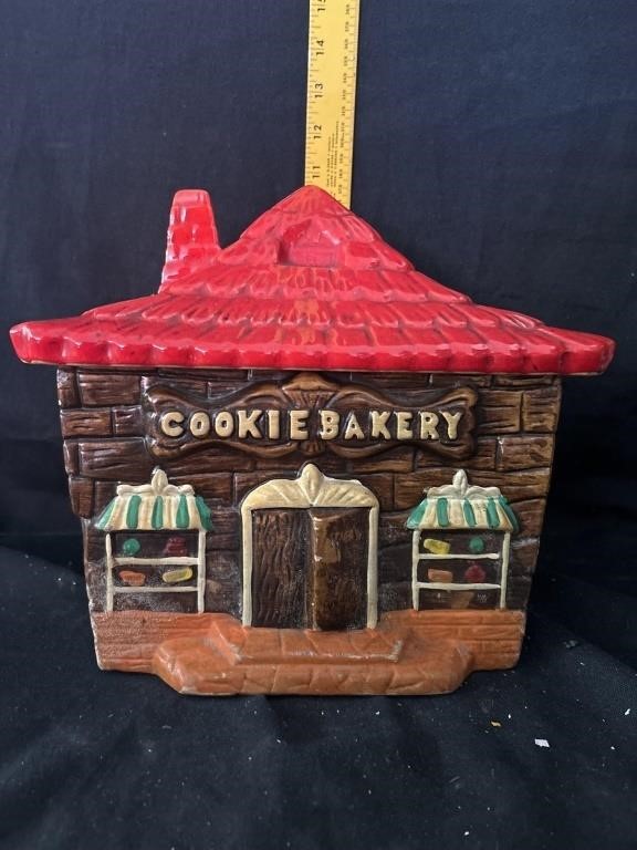 cookie bakery cookie jar