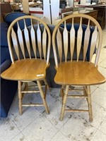 2 STOOLS