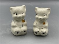 Vintage Shawnee Pottery Bear salt and pepper set