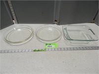 Pyrex pie plates and baking dish