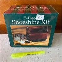 SHOESHINE KIT IN BOX