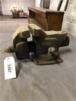 BENCH VISE W/ 4" JAW, RUSTED