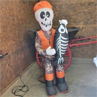 68" TALL HUNTING SKELTON INFLATABLE