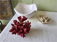 Red Coral, Pottery Flower & Bowl Decorator Lot