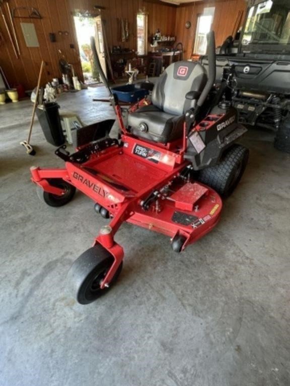 Gravely Pro-Turn Mower