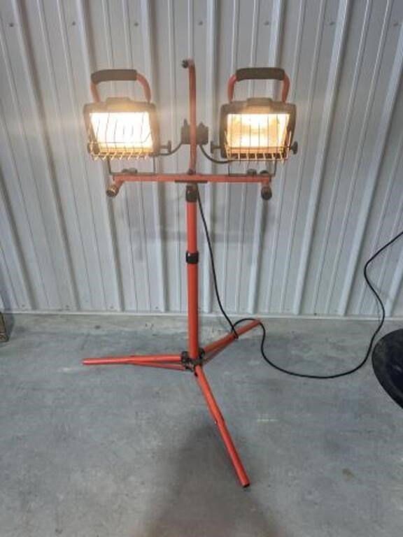 Craftsman Adjustable Shop Light