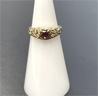 14 KT Garnet Heart Ring