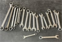 F - MIXED LOT OF WRENCHES (G29)