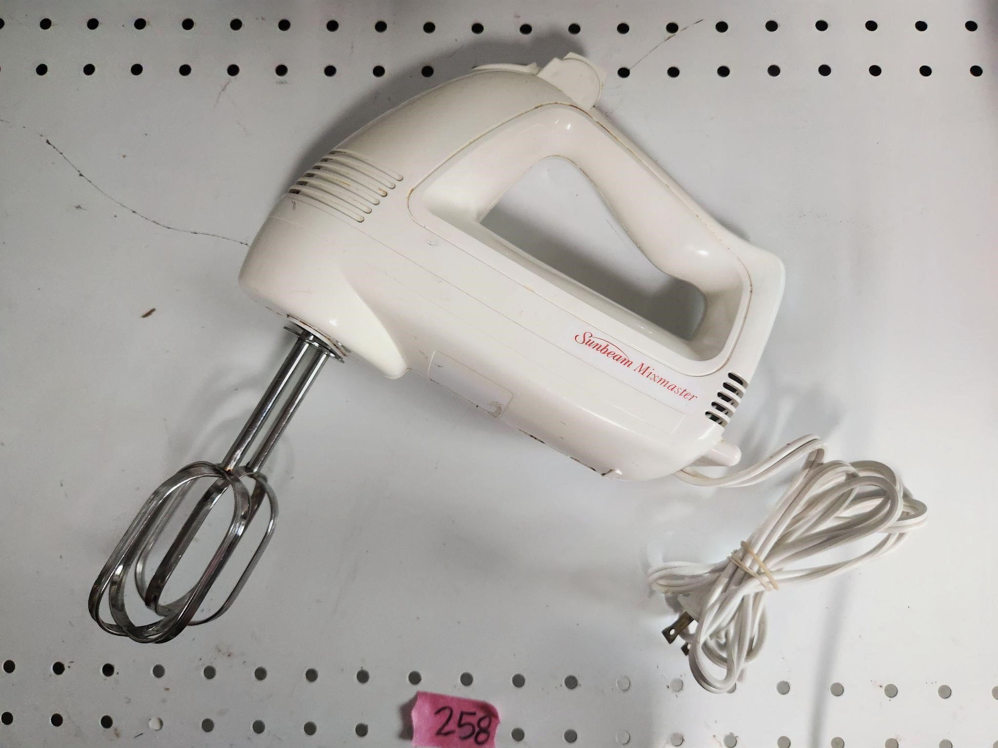 Sunbeam mixmaster Hand Mixer