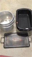 2 Pots, 3 Roaster Liners, and Griddle Tray