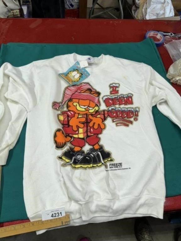 Vintage Christmas Garfield sweatshirt