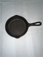 SMALL WAGNER CAST IRON SKILLET