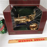 Ertl John Deere "A" 2003 Gold Collectors Edition