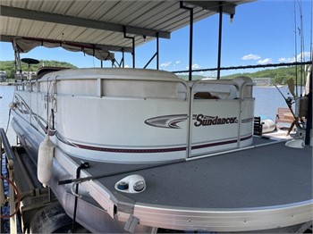 2 Pontoons , Honda Rune Trike / 2 Jet Skis with Double trail