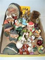 FLAT OF SMALL DECORATIVE COLLECTIBLES