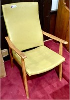 VINTAGE ARM CHAIR