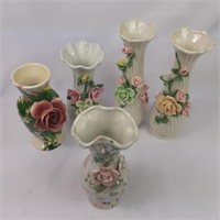 Lot of 5 vases with ceramic flowers
