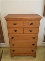 Maple  5 drawer chest