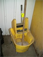 MOP BUCKET WITH MOP