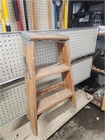 2 step wood step ladder