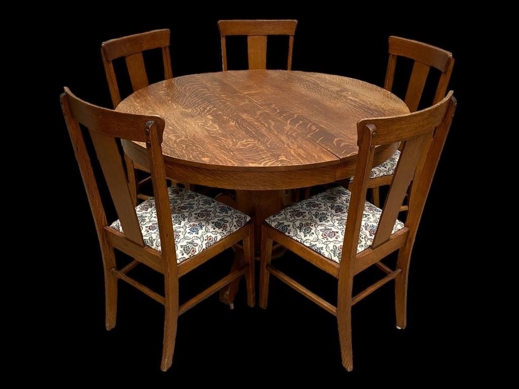 Vintage Tiger Oak Round Dining Table w/ Chairs