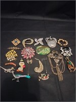 20 Pins/Broaches