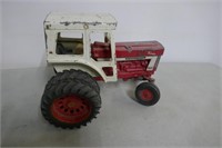 International 1466 Die Cast Tractor 9 1/2"L