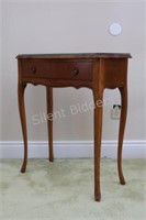 Mid Century Queen Anne Style Occasional Table
