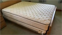 Queen Beauty Rest mattress & box spring only