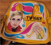 Vintage Twiggy Bag needs needs cleaning