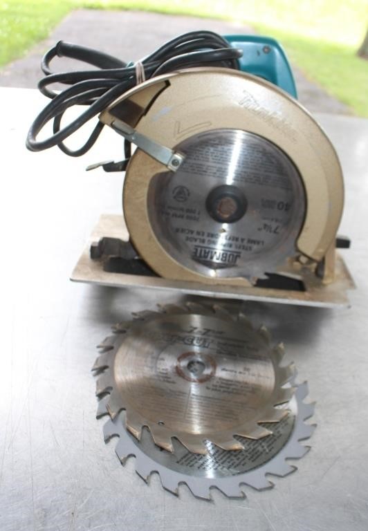 Makita circular 7.25" saw with extra blades
