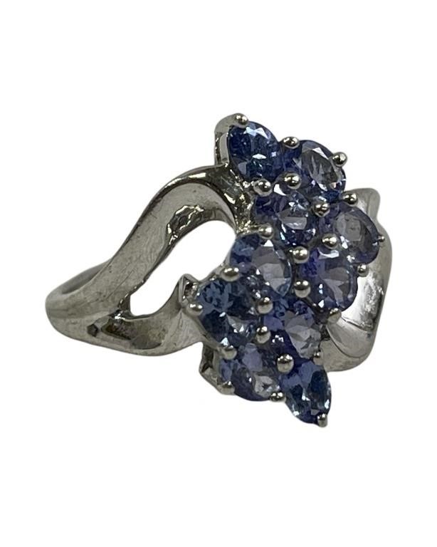 Ladies .925 Silver & Tanzanite Ring