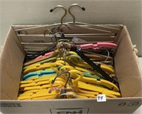 USEFUL LOT OF CLOTHES HANGERS